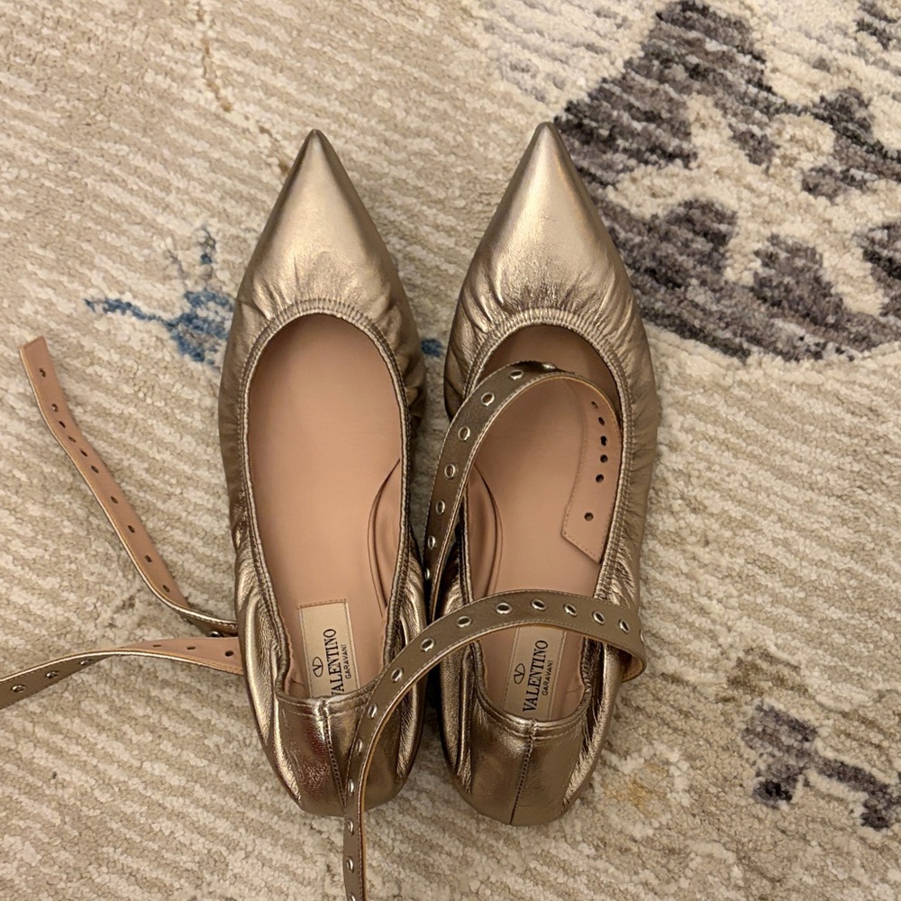 Valentino Garavani Love Latch Point-Toe Flats